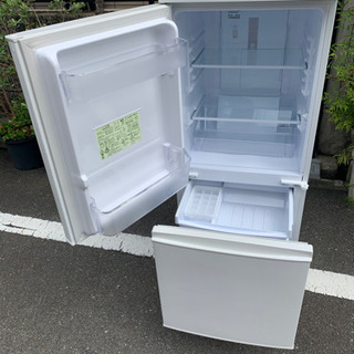 🔰当日配送➕配送無料‼️SHARP  137L🌟つけかえどっちもドア✨ 洗濯機 も出品✨の画像