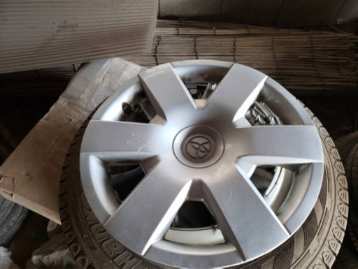 美品タイヤ　スタッドレス　ハイエース　195-80R15