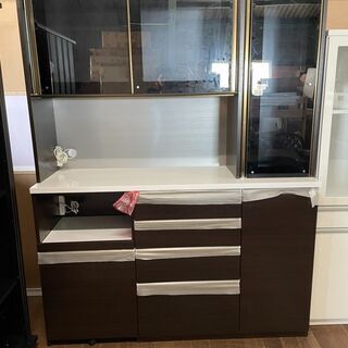 展示してた食器棚！ガチで12万円実売価格です！それを49800円でいきます！早い者かち！