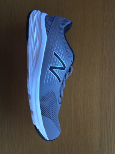 新品　ニューバランスnew balance スニーカー　ランニングシューズ　グレー　25.0センチ