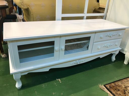 ベルーナ　ピュアホワイトアンティーク飾り家具　テレビ台　姫系