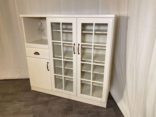 ミドルレンジボード ニトリ 白 収納棚 食器棚 カントリー風 中古品