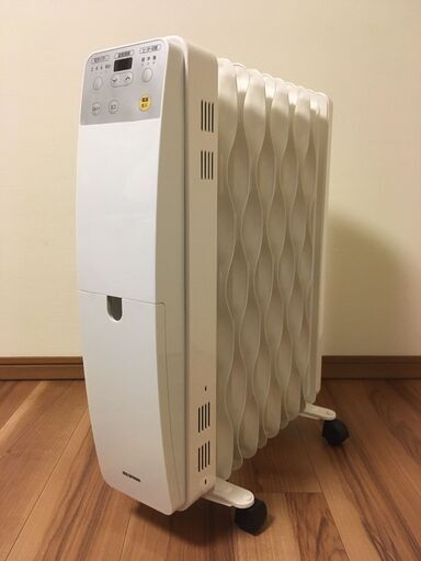 美品 アイリスオーヤマ　オイルヒーター　IWH-1210M-W