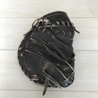 野球グラブ２個、野球ミット１個の画像