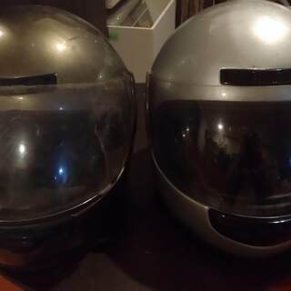 中古ヘルメット４個 シルバー、ホワイト、ダークグレイ