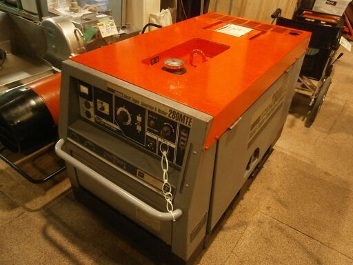 ☆中古品 新ダイワ 防音型エンジン発電機兼、溶接機 ウェルダー DGW280MTE 3673.6ｈ ディーゼル☆