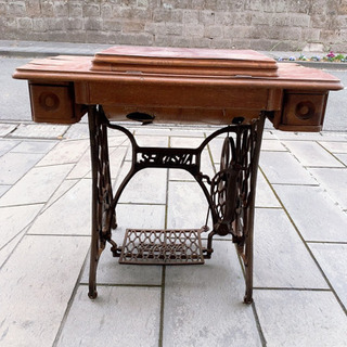 PINEアンティーク 足踏みミシン　　古道具　レトロ雑貨 大幅値下げ！ 足踏みミシン 精工舎 アンティークミシン 網目