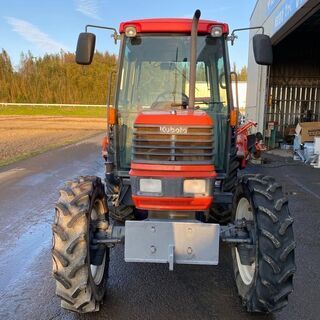 【SOLD　OUT】【茨城発】点検、整備済み　クボタ　トラクター　GM73　キャビン　1222時間　73馬力　水平　逆転　エアコン　【農機具でっく】【茨城】【トラクター】の画像