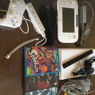 WiiU　32G　本体＋ゲームソフト３本(スプラトゥーン他)です...