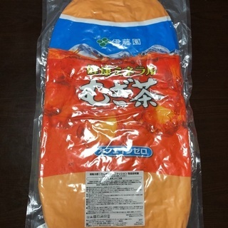 伊藤園　健康ミネラルむぎ茶　接触冷感　ひんやり抱っこクッションの画像