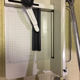 【値下】本の背表紙が切れる大型カッター(裁断機)