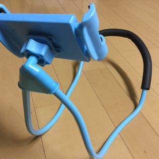 携帯スタンド 首かけ型の画像