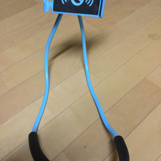 携帯スタンド 首かけ型