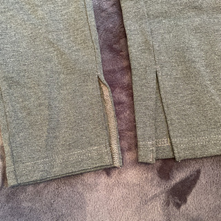 GU スリットレギンスパンツ グレーの画像