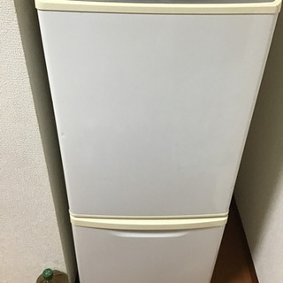 140ℓ2ドア冷蔵庫、傷、汚れ有ります。