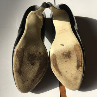 Mollini エナメルパンプス 黒 7(24cm)の画像