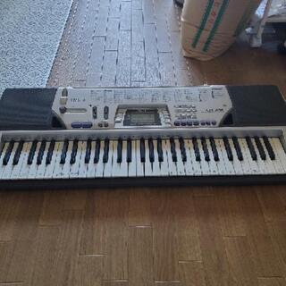 再値下げ！【中古】CASIOキーボード  CTK-496【自宅ま...