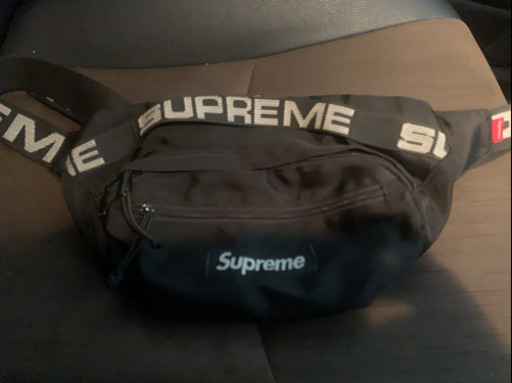 シュプリーム　ショルダーバッグ