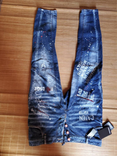 ディースクエアード