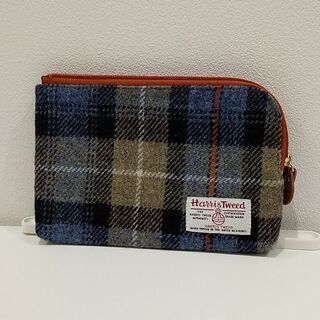 ツイードの王様、Harris Tweedのポーチです。