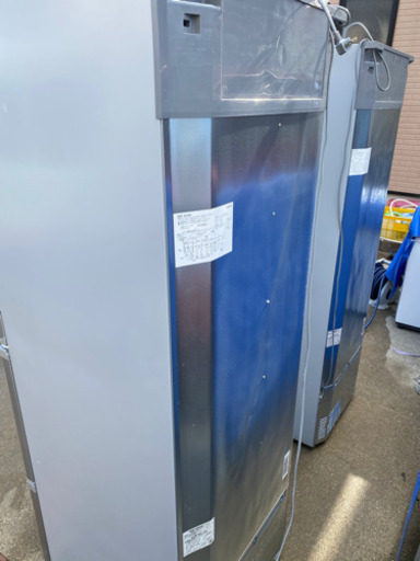 お薦め品‼️両開き‼️シャープ3ドア冷蔵庫350L 2017年②