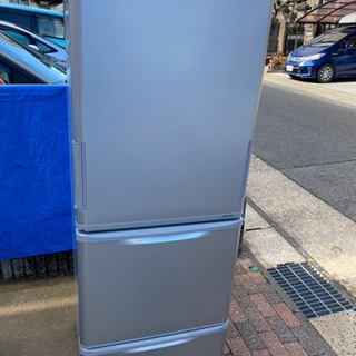 お薦め品‼️両開き‼️シャープ3ドア冷蔵庫350L 2017年②