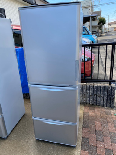 お薦め品‼️両開き‼️シャープ3ドア冷蔵庫350L 2017年②
