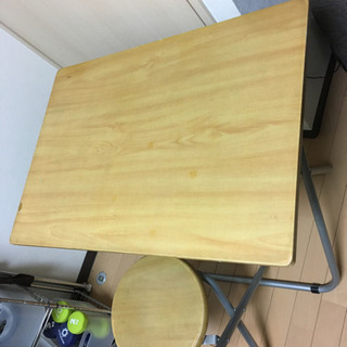 (予約済み)テーブルとイスセットの画像