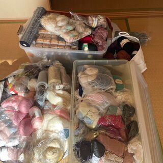 毛糸 いろいろあります。の画像