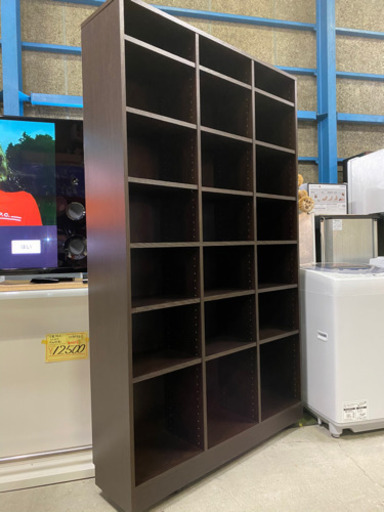 たっぷり収納出来る大型本棚!!配送もご相談ください！