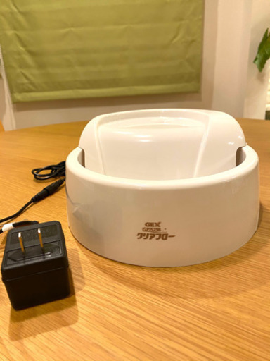 【ペット用フィルター式給水器】ピュアクリスタル　クリアフロー　猫用