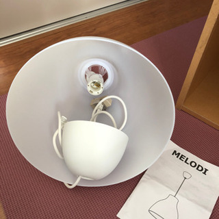 IKEAペンダントランプ&トロードフリ電球の画像