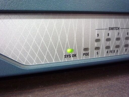 CISCO/シスコ セキュア アクセスルータ ２台セット CISICO1812-J/K9 V10 カード付き 1800 series 通電のみ確認 ジャンク扱い 札幌市