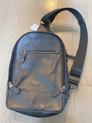 新品COACHボディバッグ