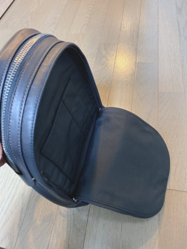 新品COACHボディバッグ
