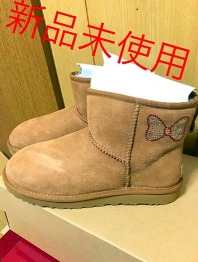 新品未使用　アグ　ムートンブーツ　クラシックミニ2 ライトストーン　リボン