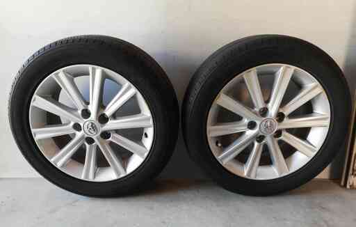 トヨタカムリタイヤホイール４本セット