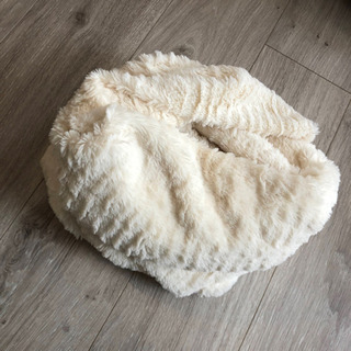 【美品】レディース　マフラー　ホワイトの画像