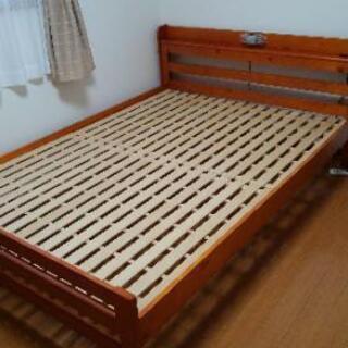 ダブルベッド　マット付き