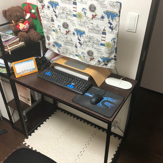 組み立て式パソコンデスク