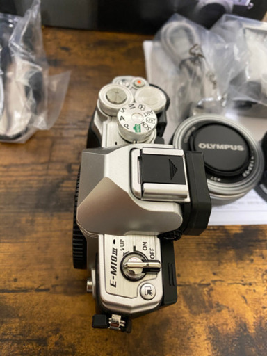 残り2日！！問い合わせ多数のため、なくなり次第取り消します！OLYMPUS OM-D E-M10 MarkIII EZダブルズームキッ