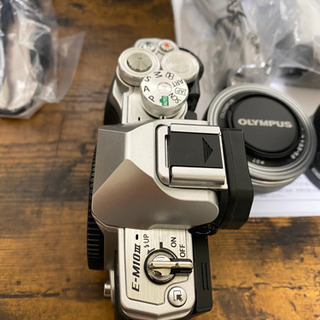 残り2日！！問い合わせ多数のため、なくなり次第取り消します！OLYMPUS OM-D E-M10 MarkIII EZダブルズームキットの画像
