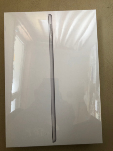 iPad 32gb  シルバー 第8世代　未開封品　スペースグレーも有り