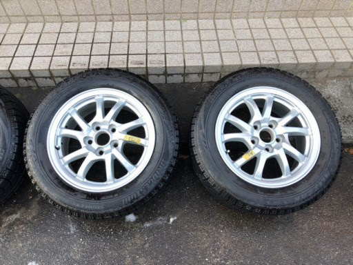 値下げしました。プリウスα 純正ホイール　スタッドレス