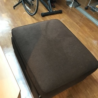 収納付きオットマン IKEAの画像