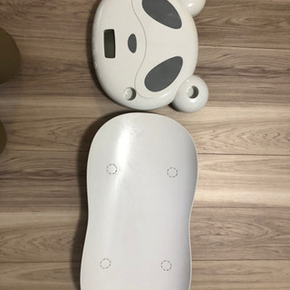 新生児から測れる体重計の画像