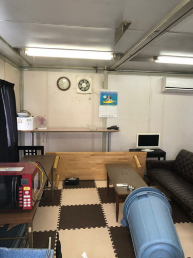 プレハブ小屋