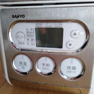 SANYO　3合炊飯器（取扱説明書付）の画像