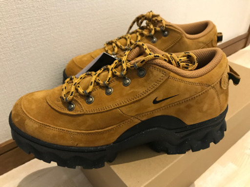 NIKE ラハール　LOW   ２７センチ