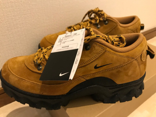 NIKE ラハール　LOW   ２７センチ